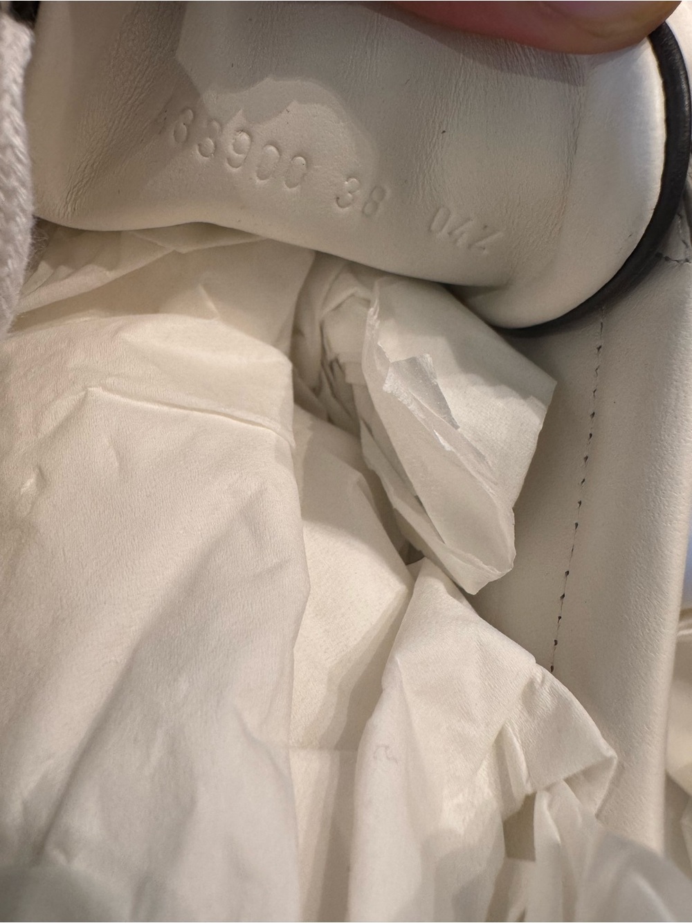 Authentic Gucci sneakers - Picture 4 of 5
